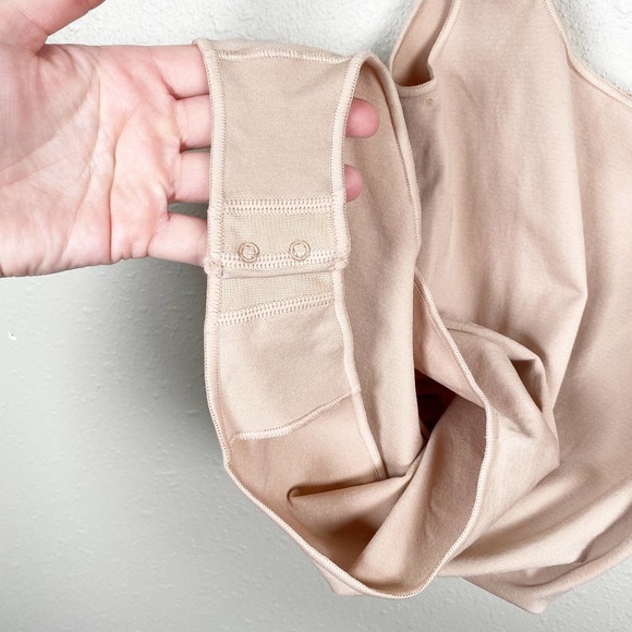 SKIMS Essential Scoop Neck Bodysuit in Sandstone Tan Nude Thin Strap Size XXS/XS - Picture 8 of 9